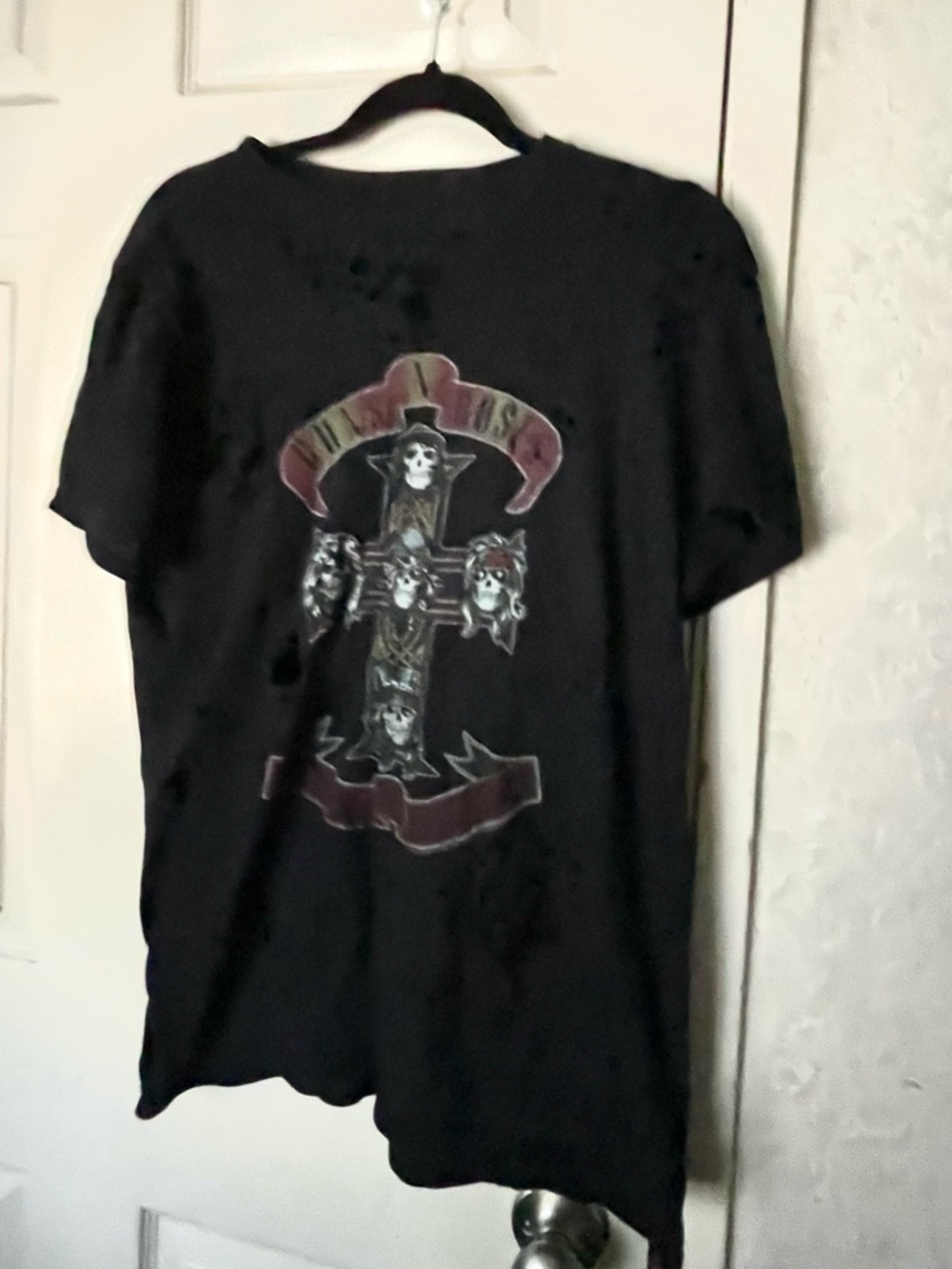 Guns and Roses distressed Black Graphic Cross-Print T-Shirt SZ S